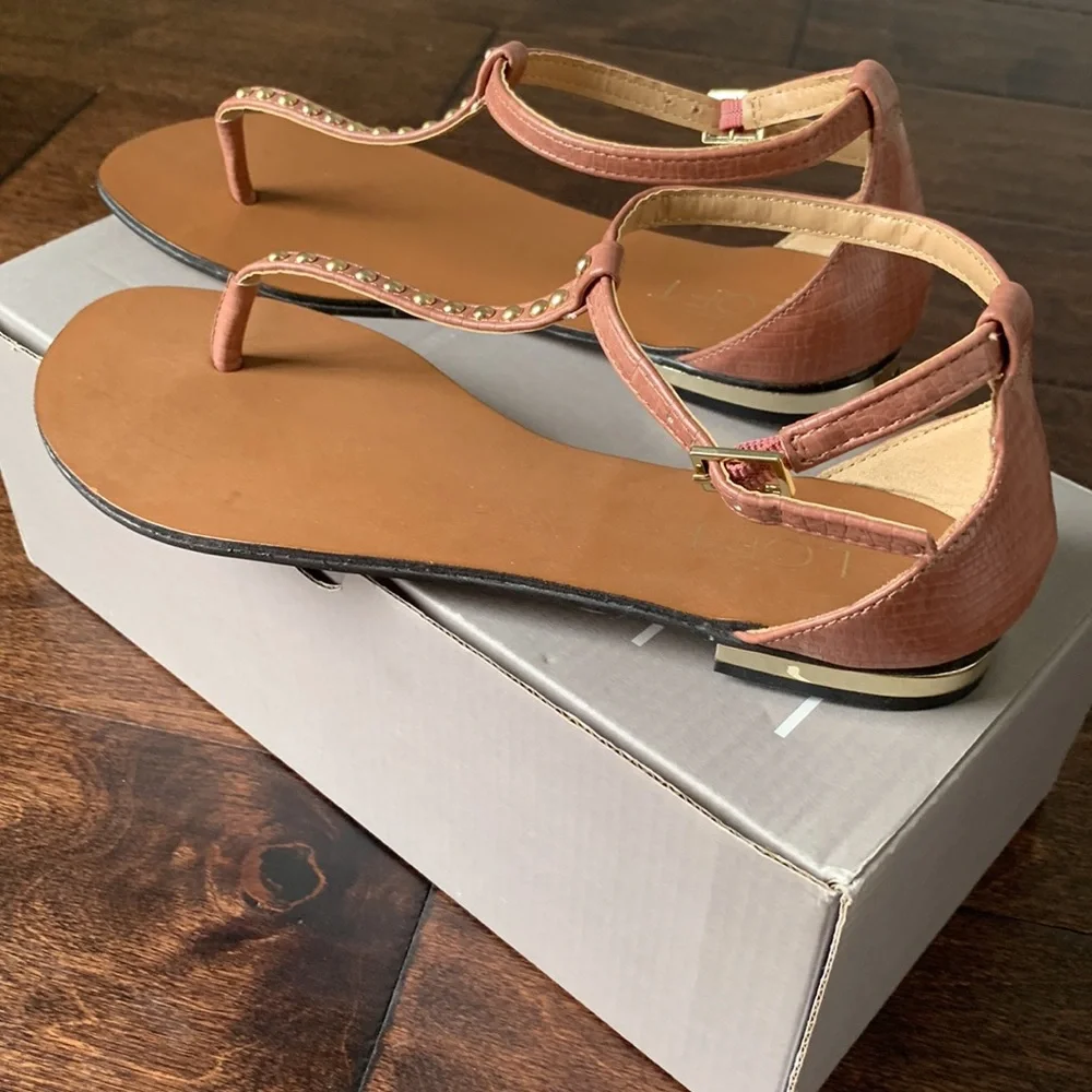 NIB LOFT Mauve Pink Studded T-strap Thong Sandals Size 6.5